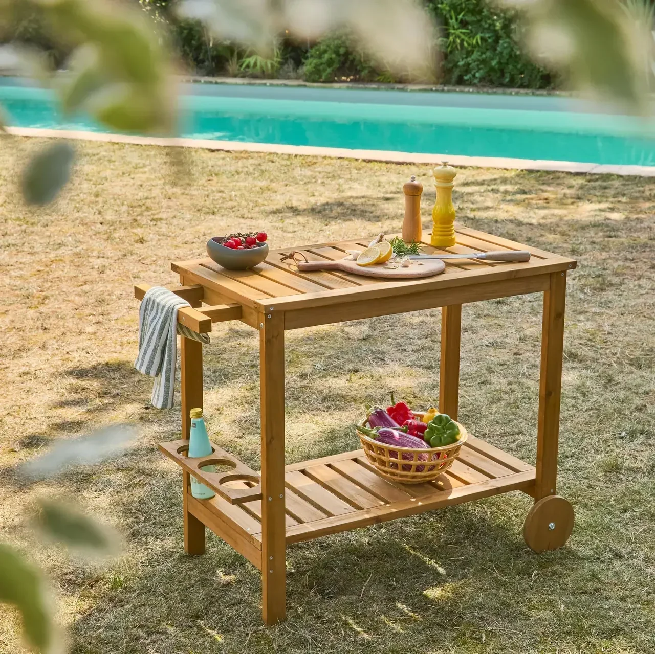 Desserte jardin bois sapin 95 cm roulettes poignée rangement bouteilles