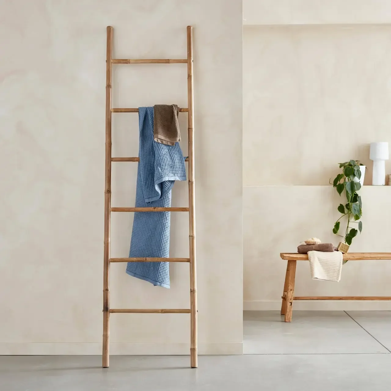 Échelle décorative bambou 6 barreaux - Accessoire déco bois naturel Fidji