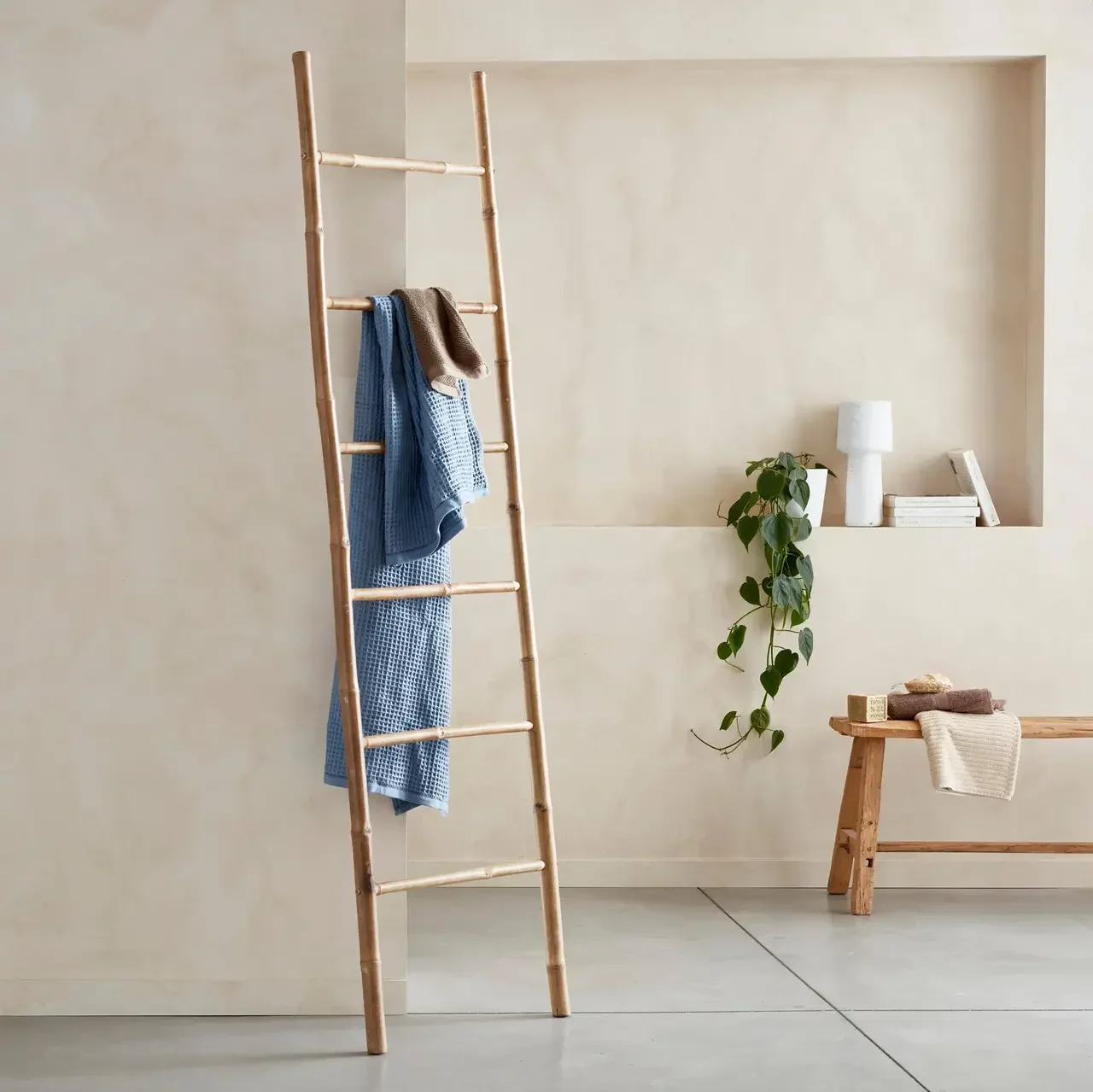 Échelle décorative bambou 6 barreaux - Accessoire déco bois naturel Fidji