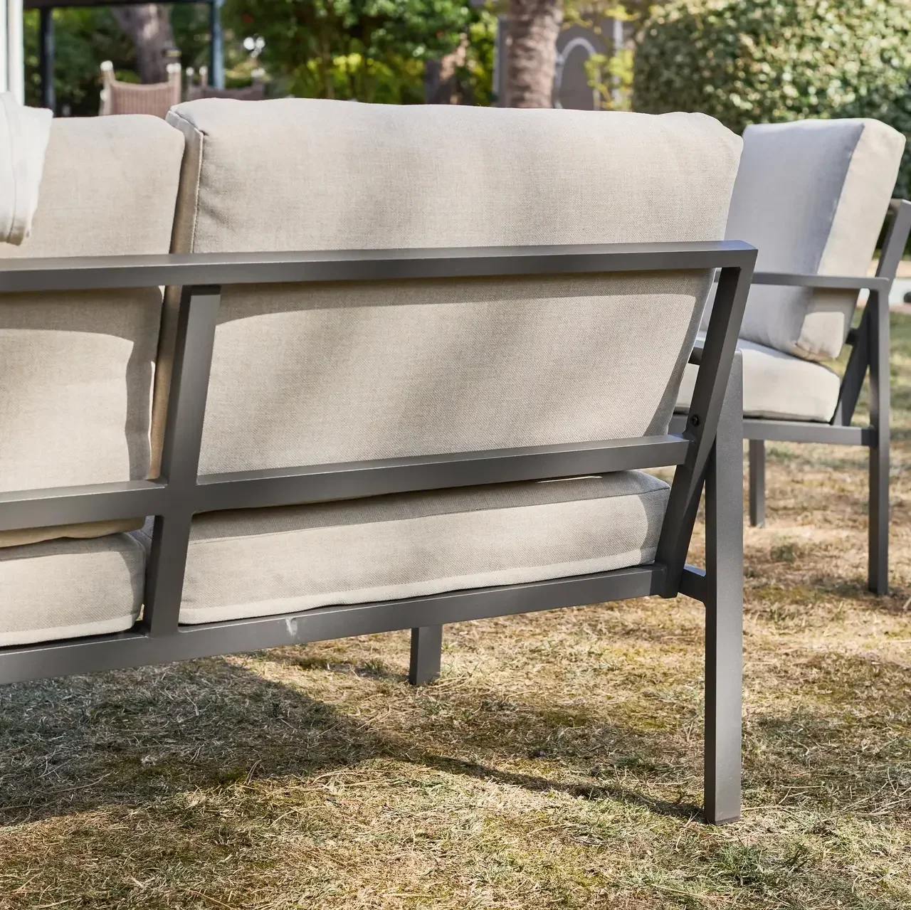 Salon de jardin Onara 4 personnes aluminium avec coussins oléfine