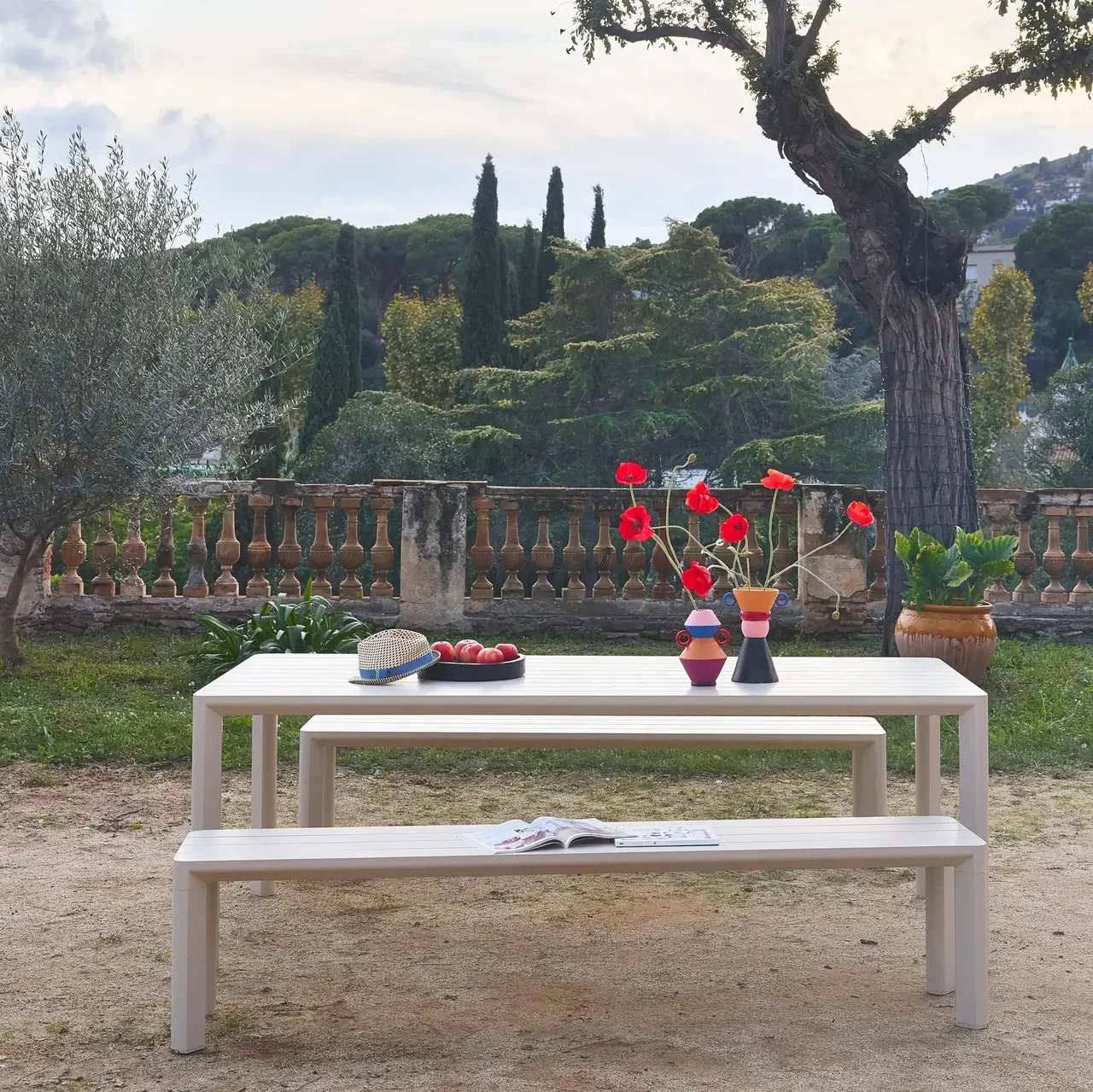 Ensemble table bancs jardin aluminium 8 places moderne