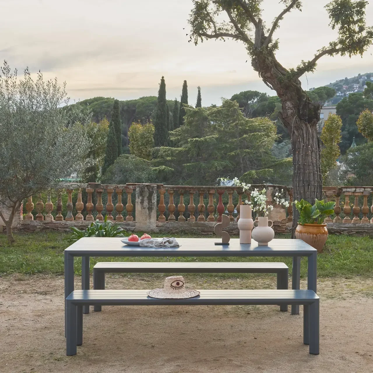 Ensemble table bancs jardin aluminium 3 pièces design moderne 8 places