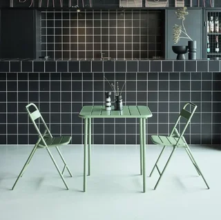 Table bistrot 2 places métal jardin Amélia avec chaises pliantes