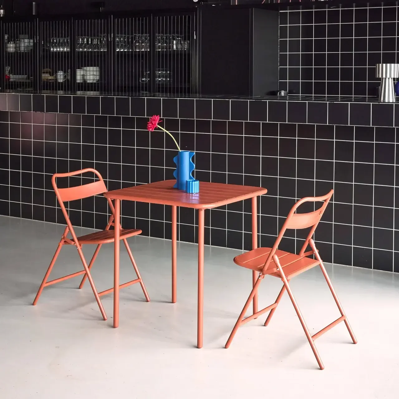 Ensemble table bistrot et 2 chaises pliantes de jardin en métal Amélia