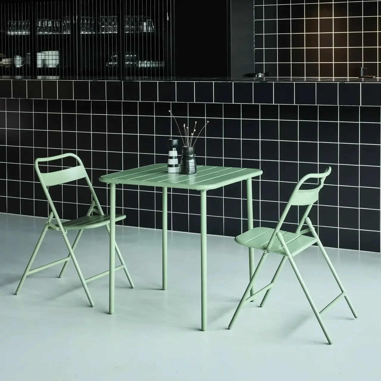 Table bistrot 2 places métal jardin Amélia avec chaises pliantes