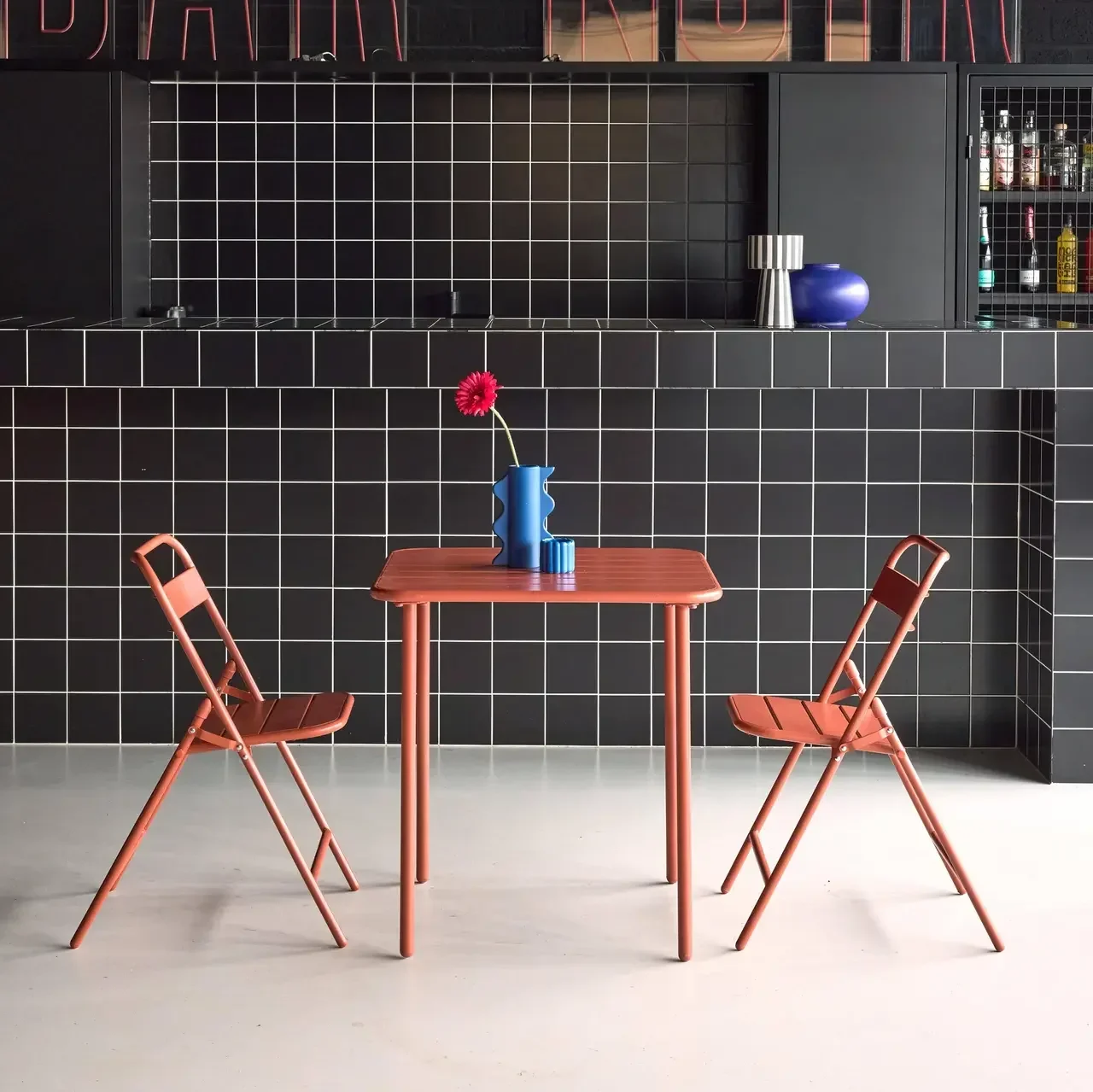 Ensemble table bistrot et 2 chaises pliantes de jardin en métal Amélia
