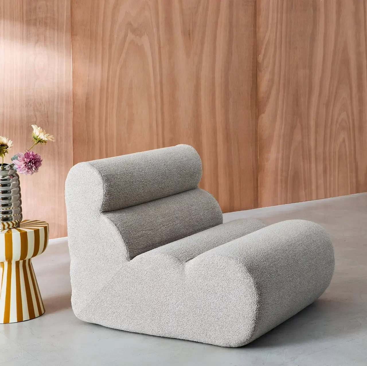 Fauteuil chauffeuse Nova en bouclette texturée 1 place, design cosy et contemporain pour salon ou chambre