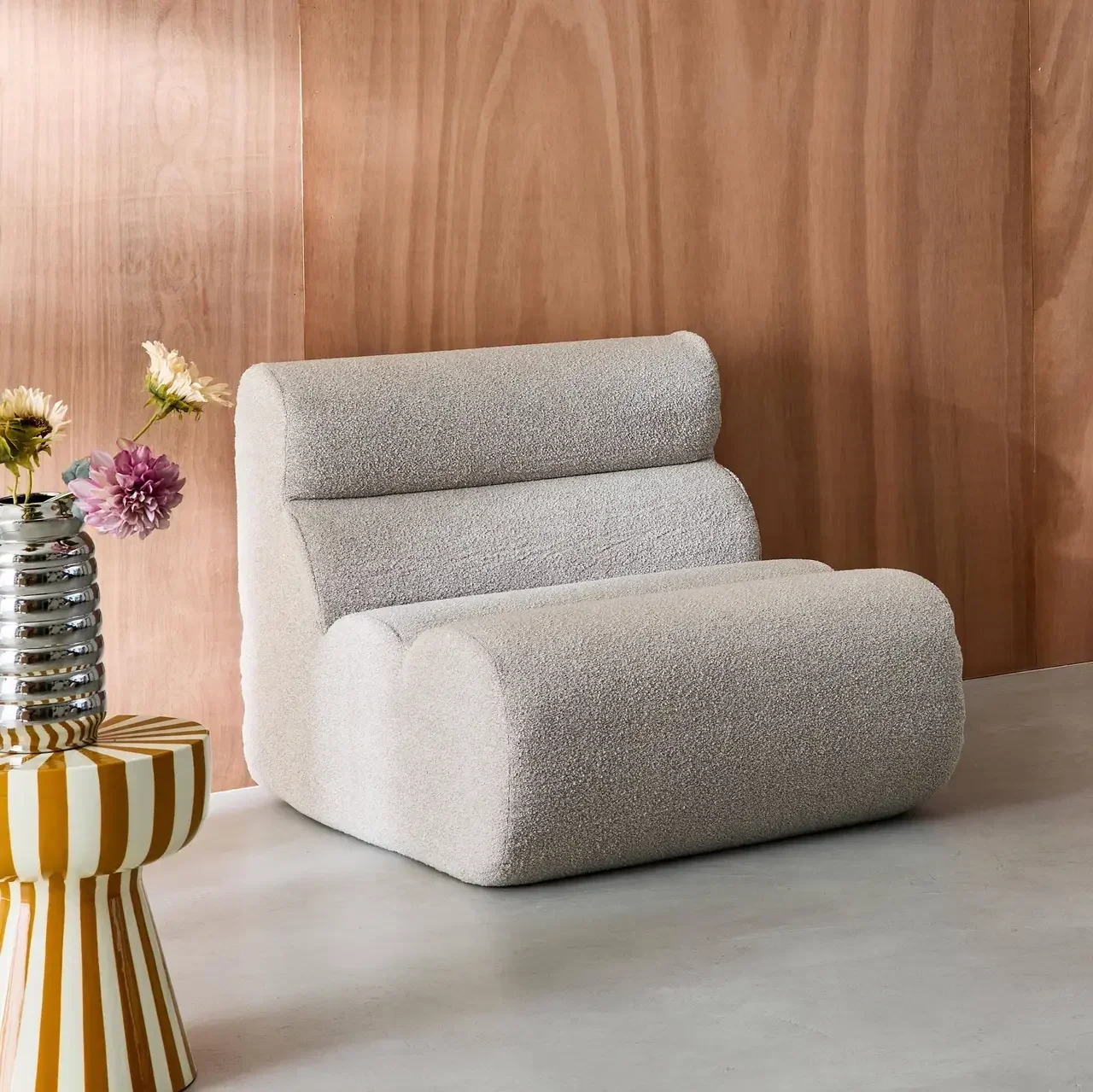 Fauteuil chauffeuse Nova en bouclette texturée 1 place, design cosy et contemporain pour salon ou chambre