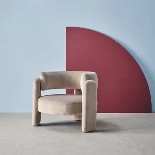 Fauteuil design 3 pieds velours beige Mellow - assise confortable salon chambre