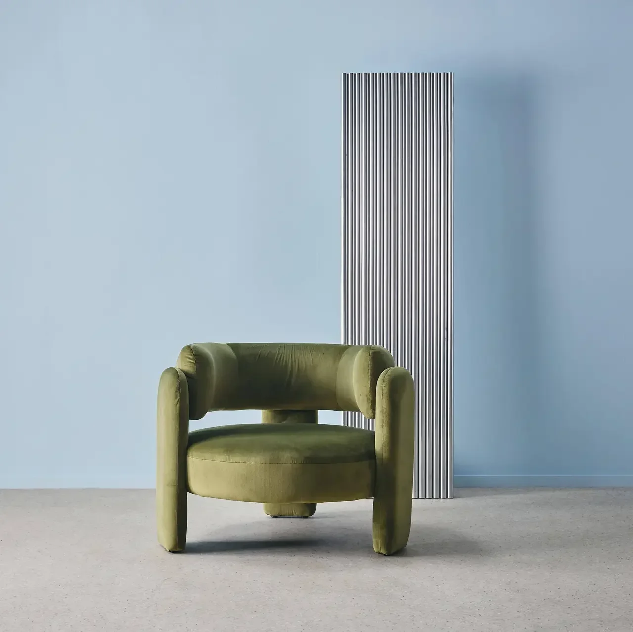 Fauteuil design 3 pieds velours beige Mellow