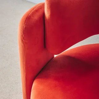 Fauteuil design 3 pieds velours beige Mellow - assise confortable