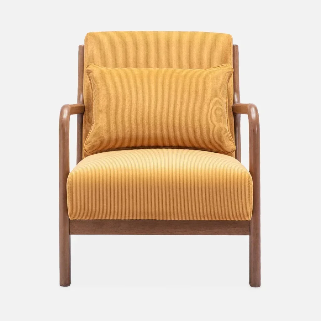 Fauteuil design nordique Lorens velours côtelé ocre bois hévéa noyer clair