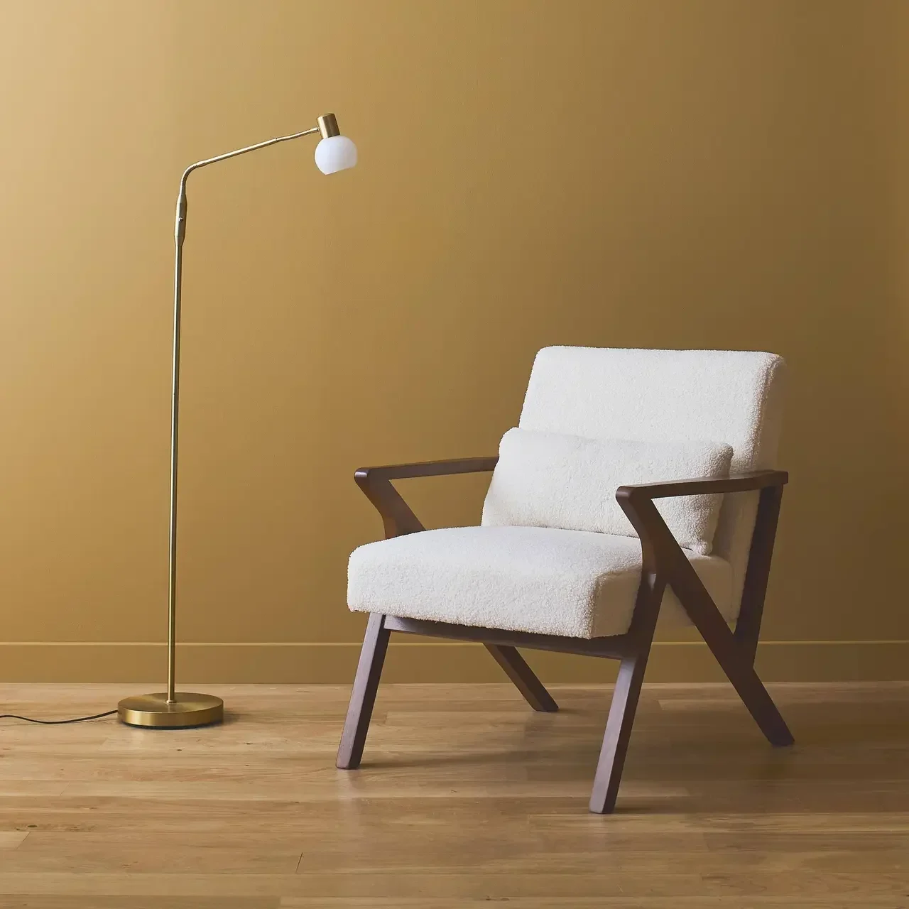 Fauteuil scandinave bois hévéa assise bouclette beige confort