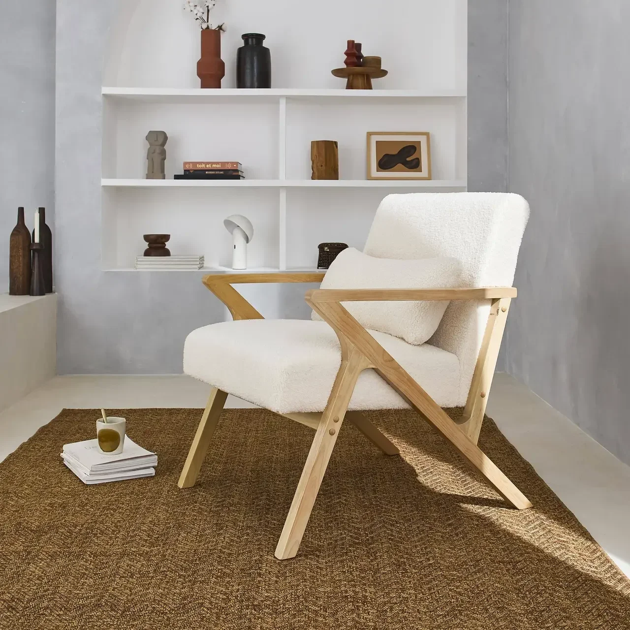 Fauteuil scandinave bois hévéa bouclette crème - Antoine