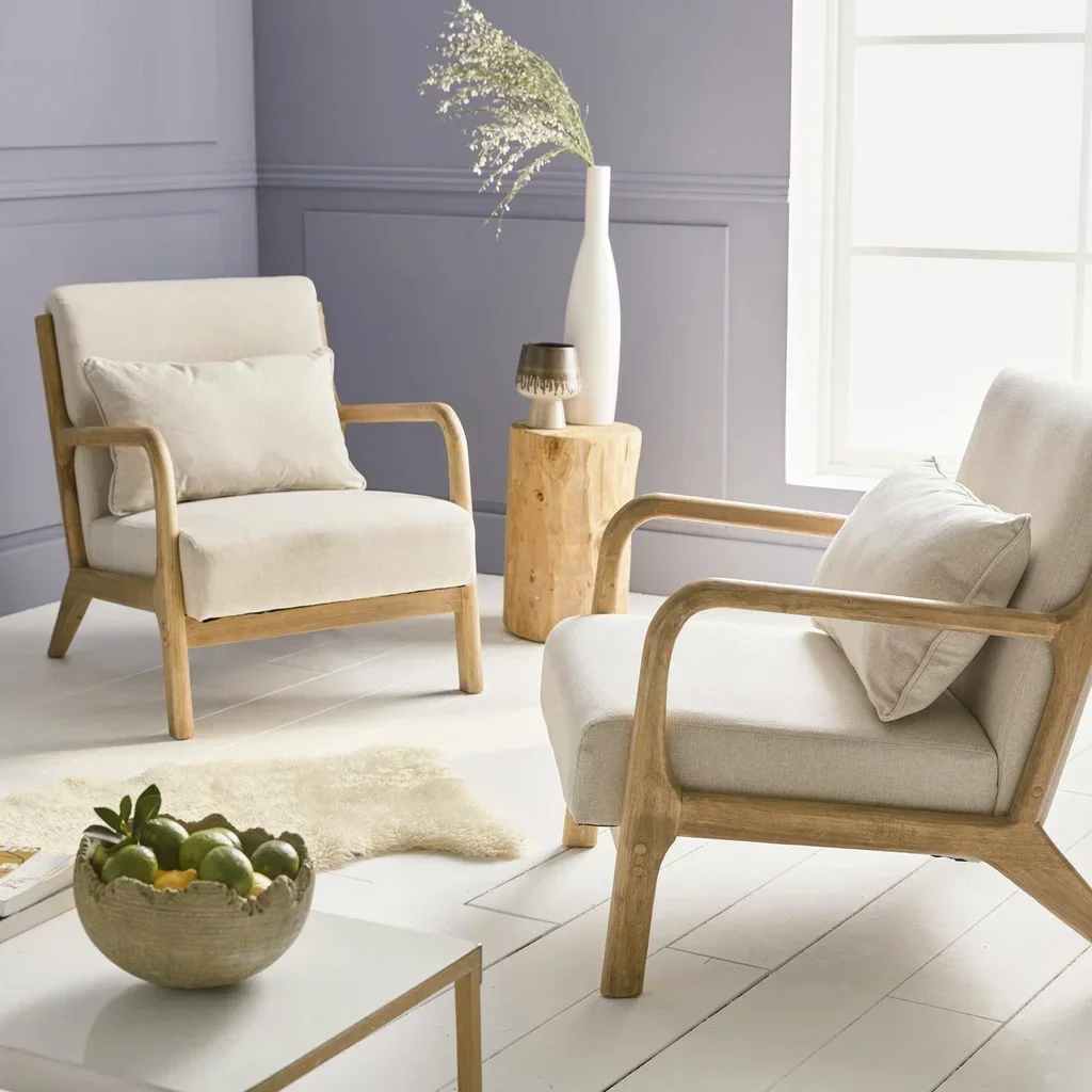 Fauteuil scandinave bois hévéa massif tissu rembourré Lorens confort
