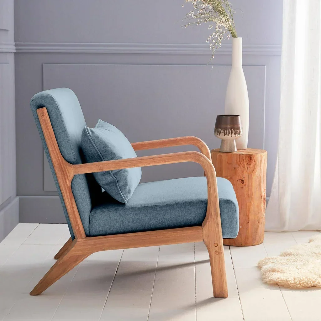 Fauteuil scandinave bois hévéa massif tissu rembourré Lorens design