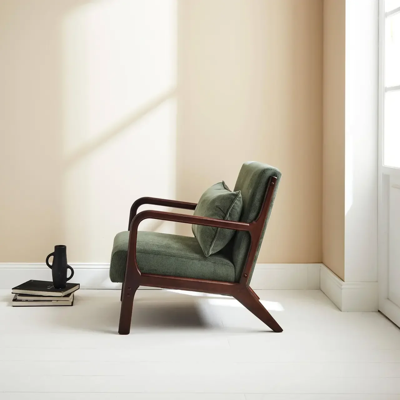Fauteuil scandinave velours côtelé bois hévéa wengé Lorens