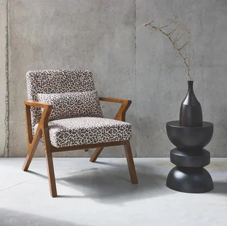 Fauteuil scandinave hévéa noyer imprimé léopard design