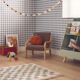 Fauteuil enfant scandinave bois hévéa et tissu bouclette beige Lorens Kids