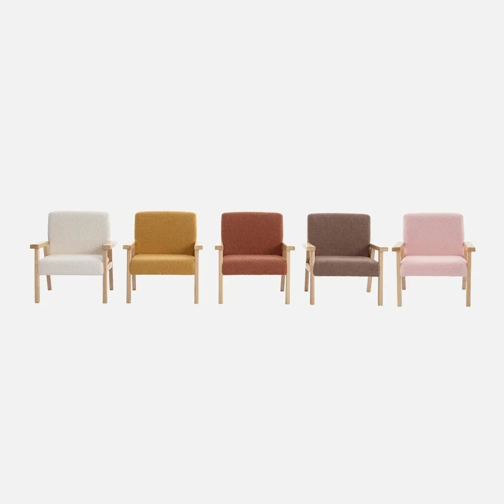 Fauteuil enfant scandinave bouclette blanche pieds hévéa