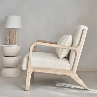 Fauteuil scandinave bois hévéa assise bouclette texturée beige confort