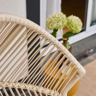 Fauteuil œuf de jardin Salenza en résine tressée et acier avec coussin confortable