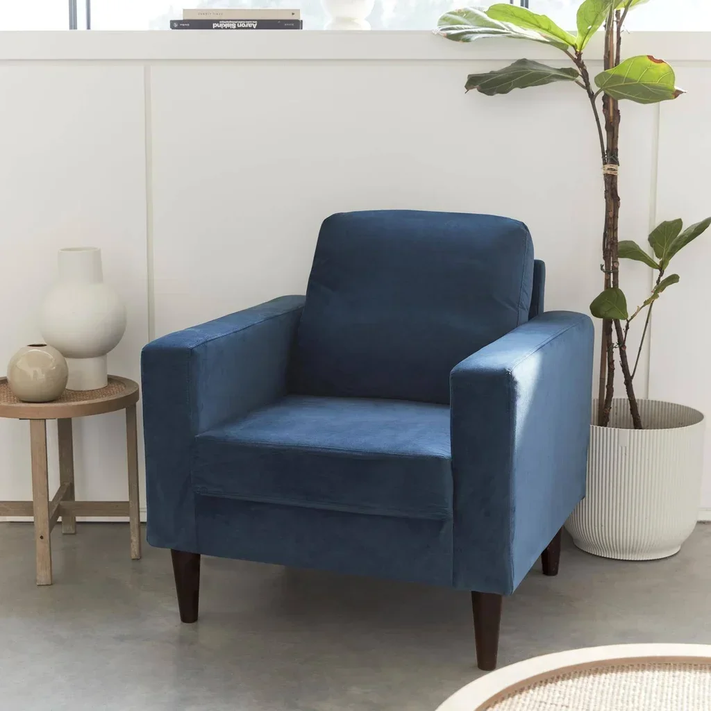 Fauteuil rétro velours bleu bois hévéa capitonné salon élégant