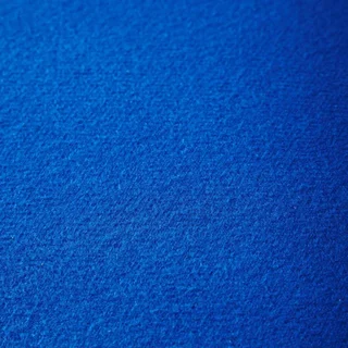 Poltrona escandinava 3 pés Mellow azul feltro design moderno