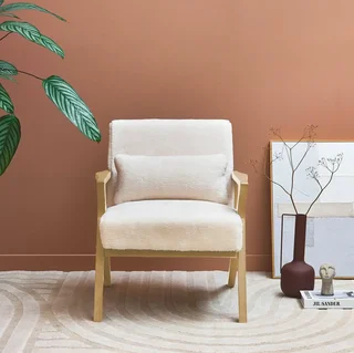 Fauteuil scandinave hévéa simili fourrure gris confort cocooning