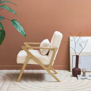 Fauteuil scandinave hévéa simili fourrure gris confort cocooning
