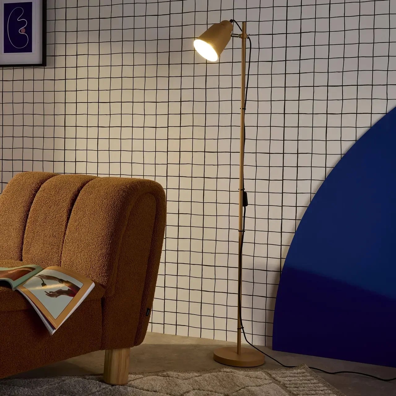 Lampadaire métal design intérieur 145 cm hauteur – style industriel et contemporain, lumière douce et ajustable