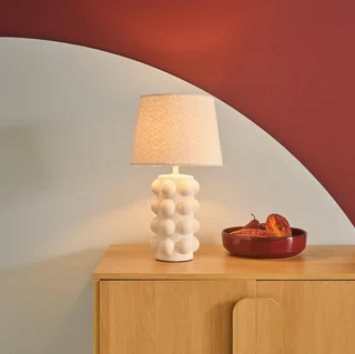 Lampe à poser Mia céramique 45 cm design sculptural abat-jour bouclette