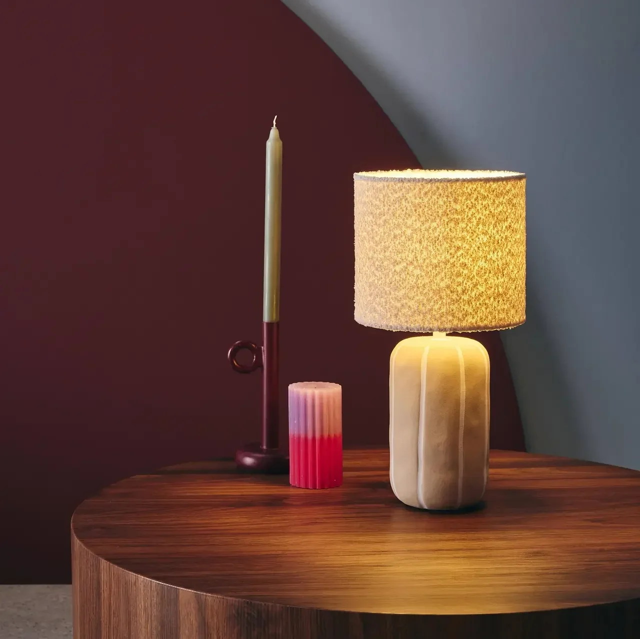 Lampe à poser céramique rayée abat-jour bouclette 41 cm style cosy