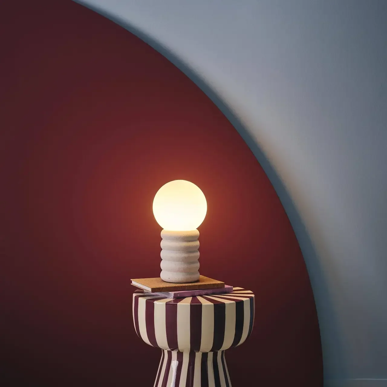 Lampe à poser Zoé céramique mouchetée blanche 28 cm