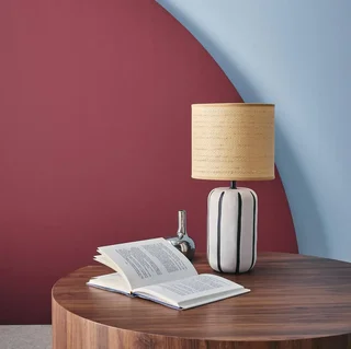 Lampe chevet céramique rayée abat-jour rotin 41 cm style cosy Roxane