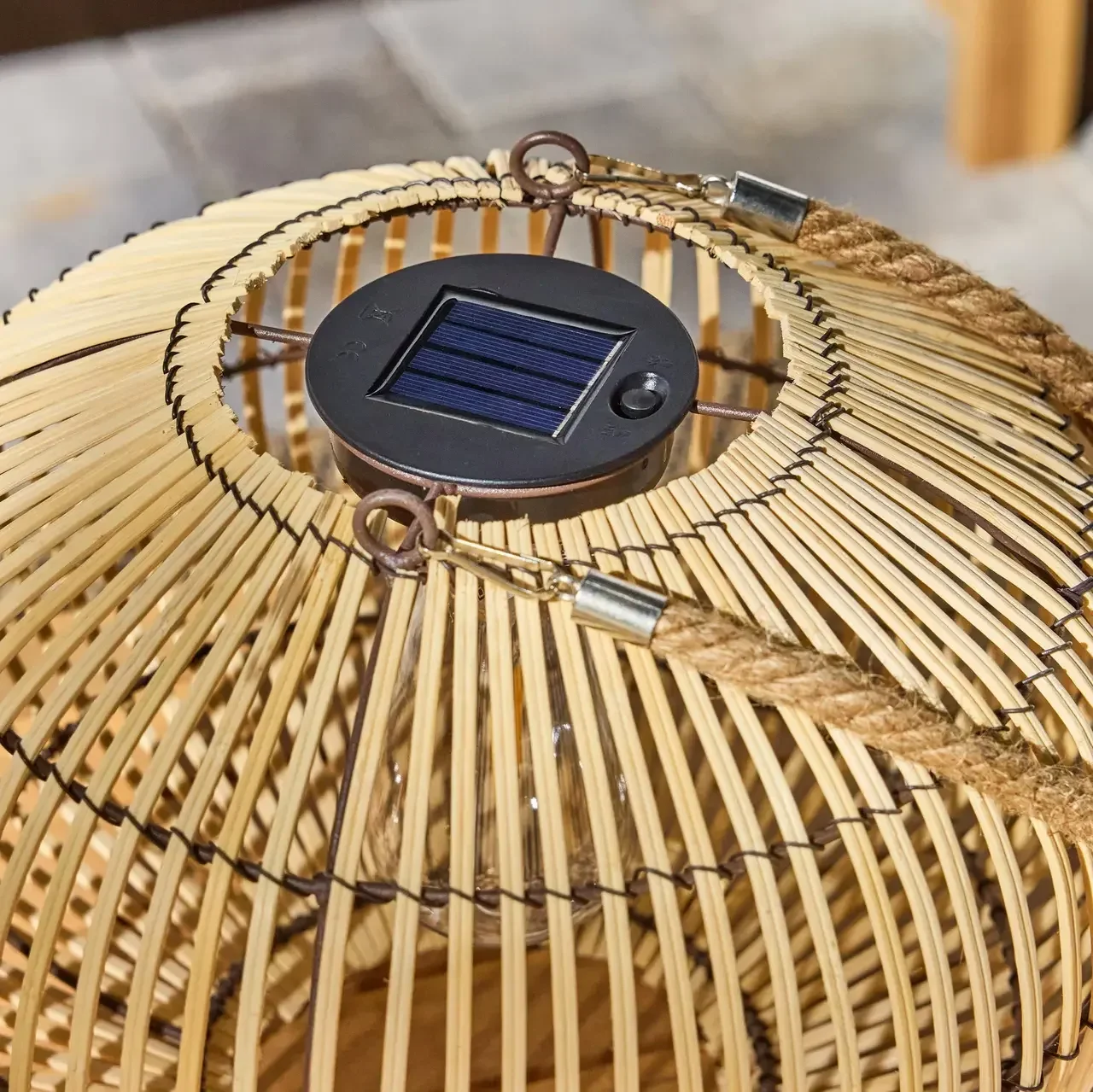 Lampe solaire jardin rotin LED 31 cm ambiance extérieure