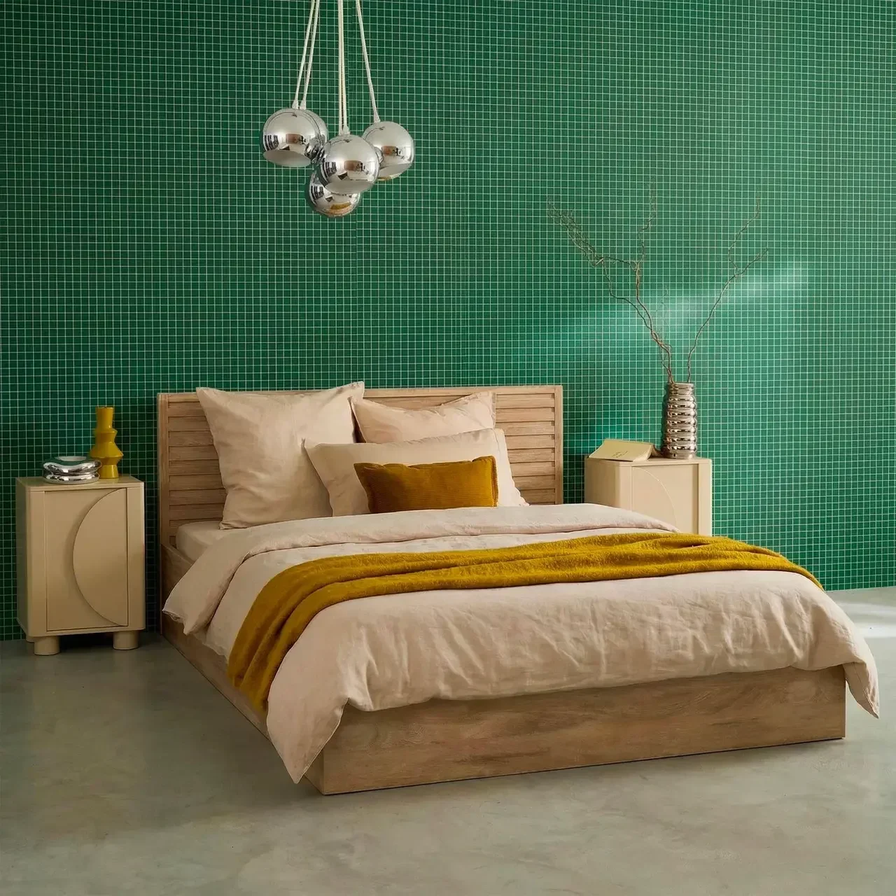 Lit 140x190 Madère avec coffre rangement et tête de lit bois scandinave