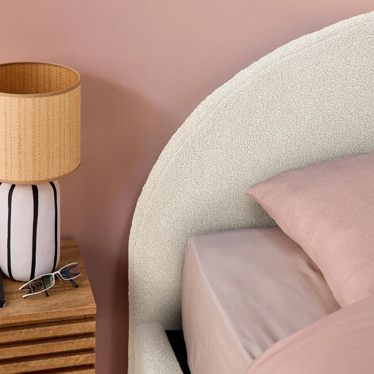 Lit coffre 140x190 cm tête de lit bouclette kaki avec rangement