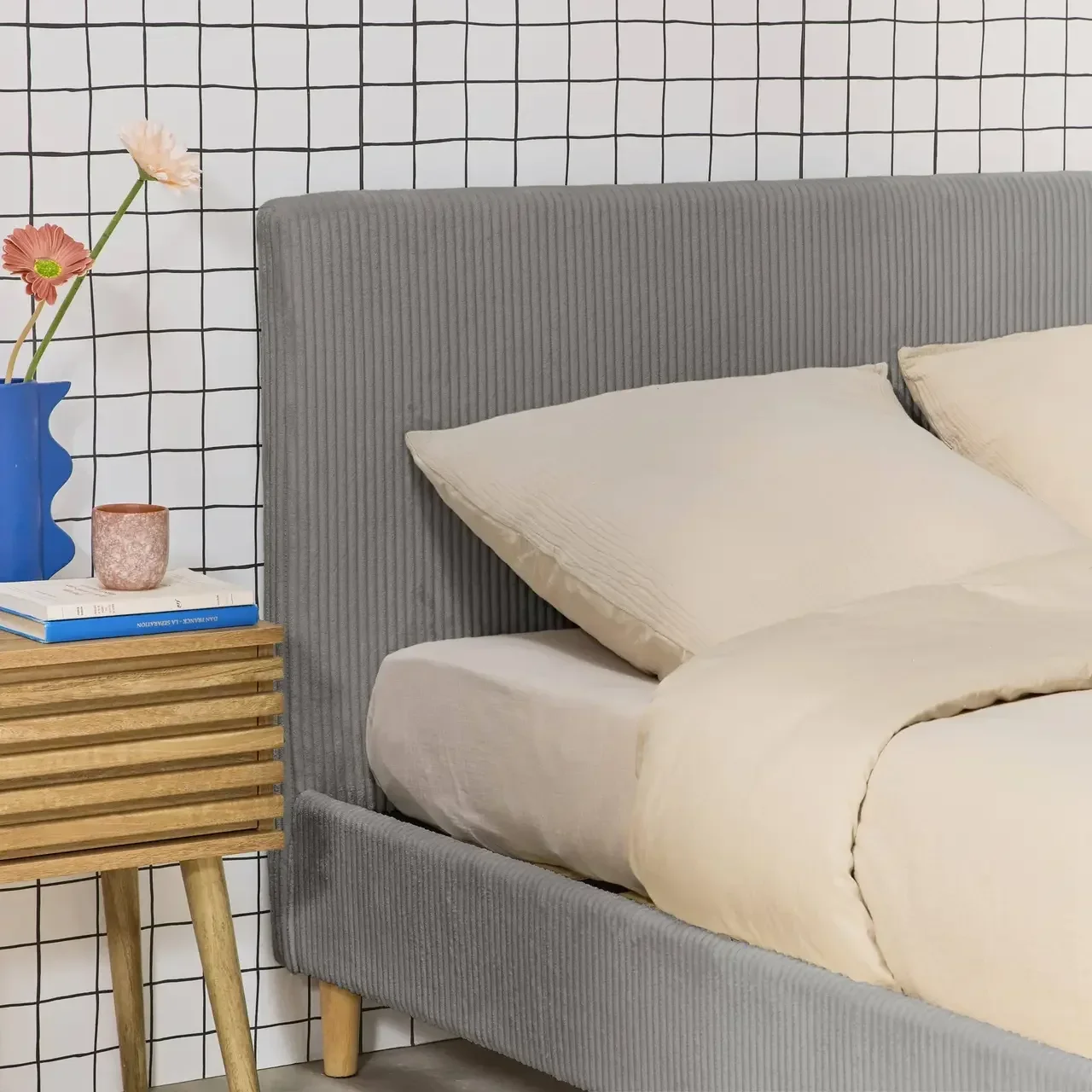 Lit 160x200 velours côtelé épais tête de lit sommier lattes Marlon