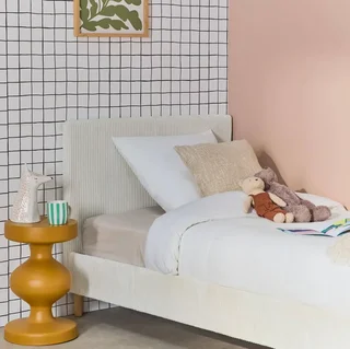 Lit 90x190 cm velours côtelé blanc avec sommier à lattes et tête de lit rembourrée Marlon