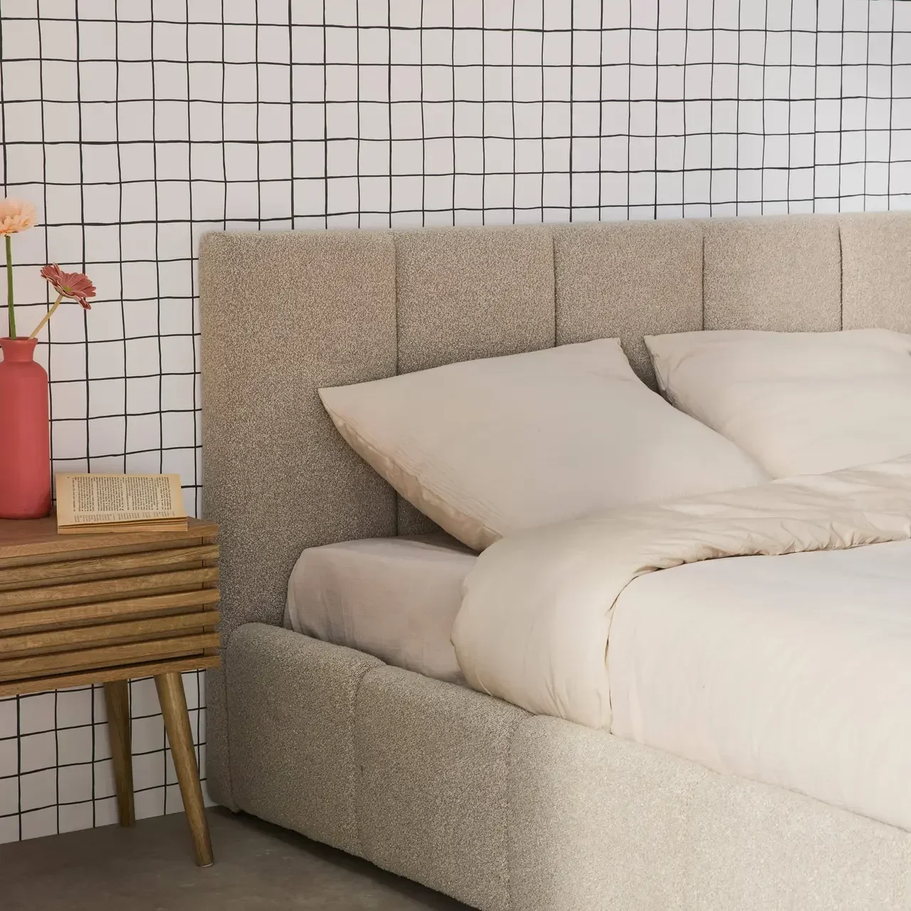 Lit coffre 160x200 capitonné bouclette rangement intégré