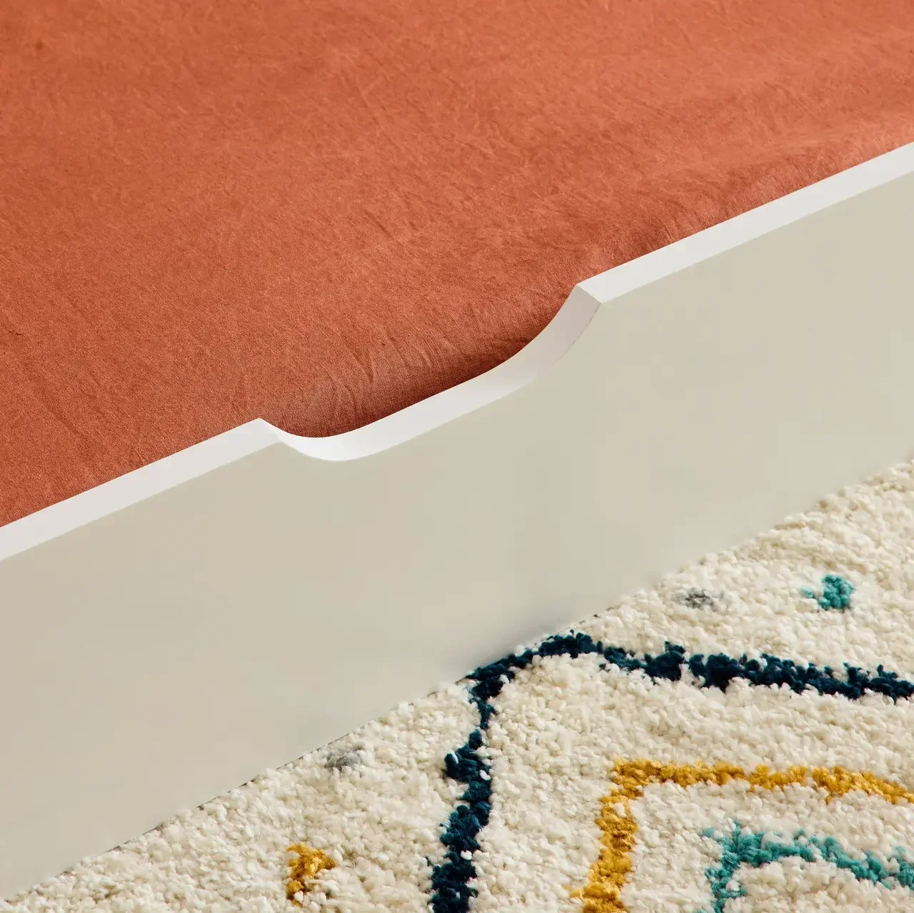 Lit junior Elio 90x190 pin massif avec tiroir gigogne et sommier lattes