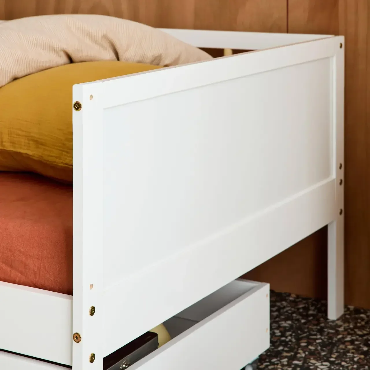 Lit junior 90x190 cm pin massif naturel sommier à lattes intégré barrière sécurité