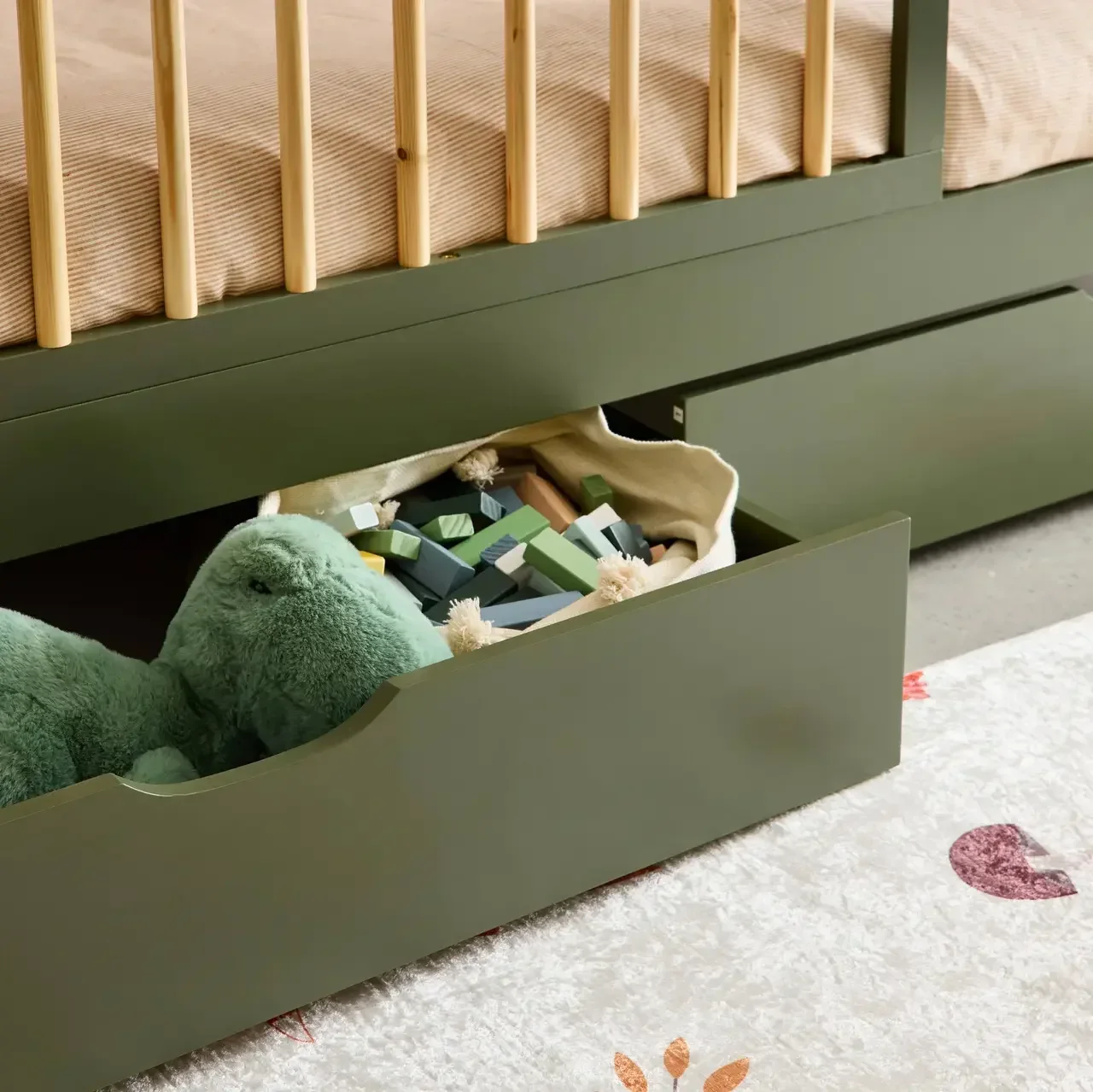 Lit junior 90x190 pin massif naturel avec sommier et 2 tiroirs Elio
