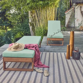 Set de 2 tumbonas ajustables de eucalipto Pamplona para jardín