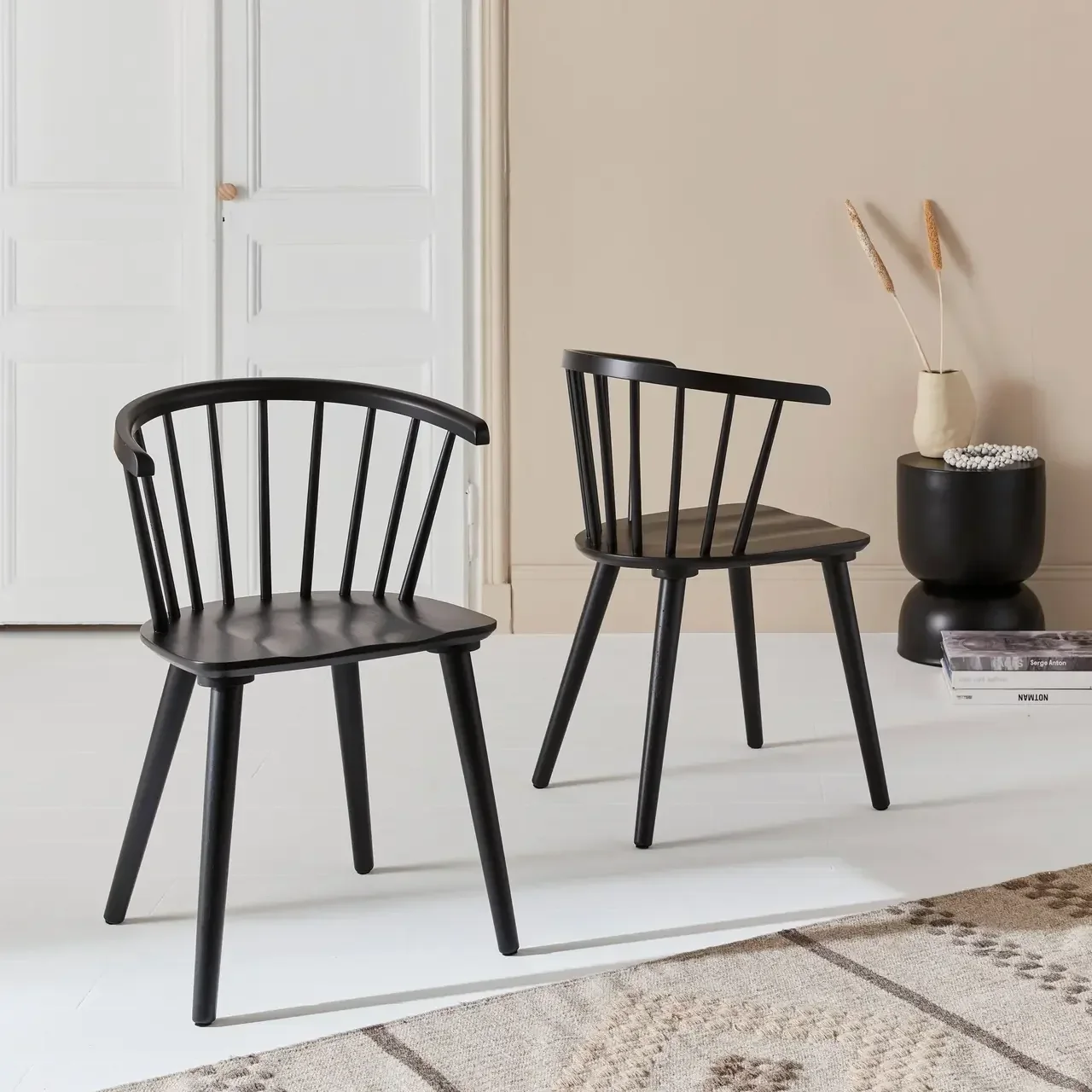 Lot 2 chaises bois hévéa dossier barreaux design intemporel Paula
