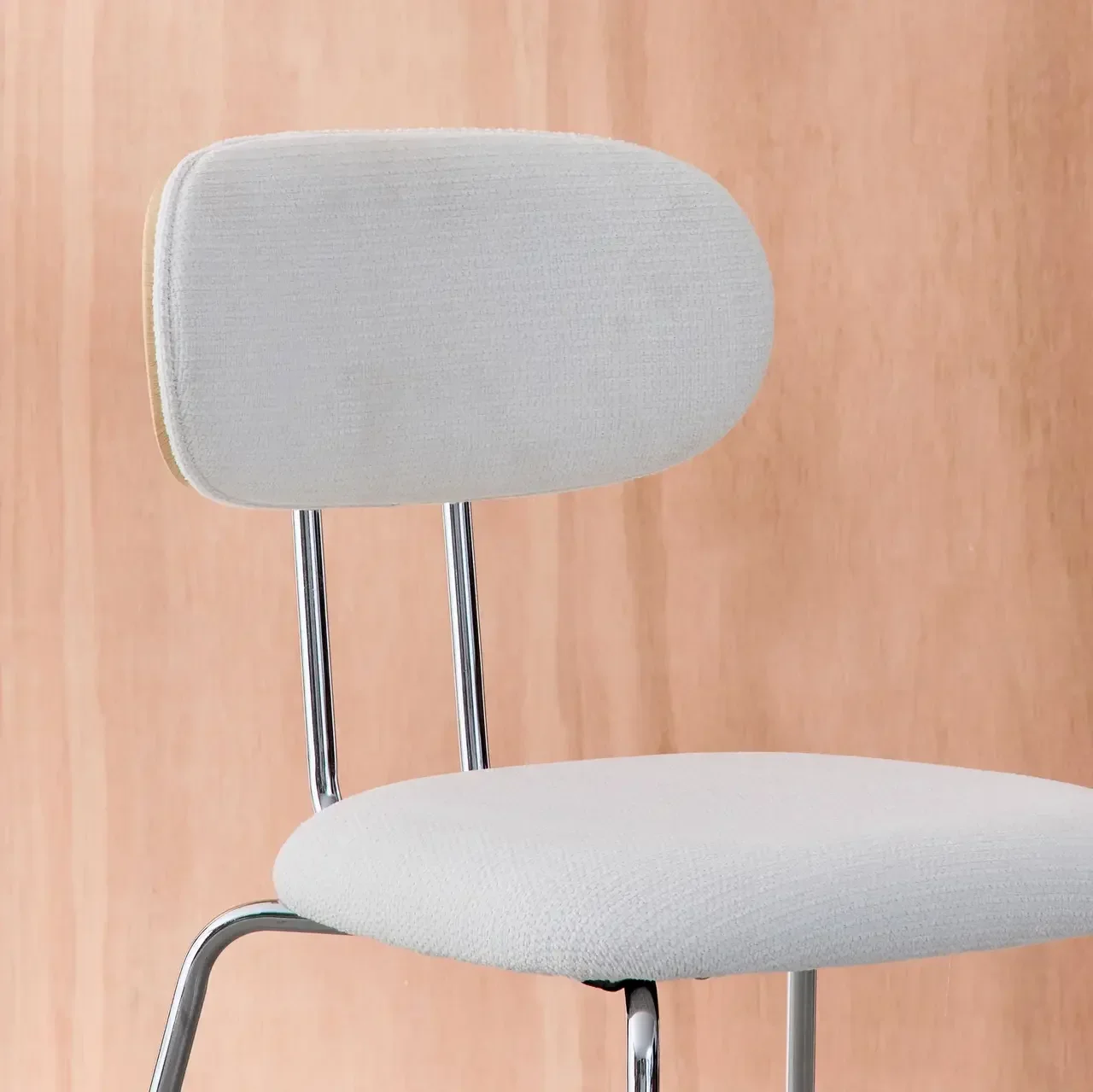 Lot 2 chaises design bois cintré chêne textile imperméable métal chromé Erin