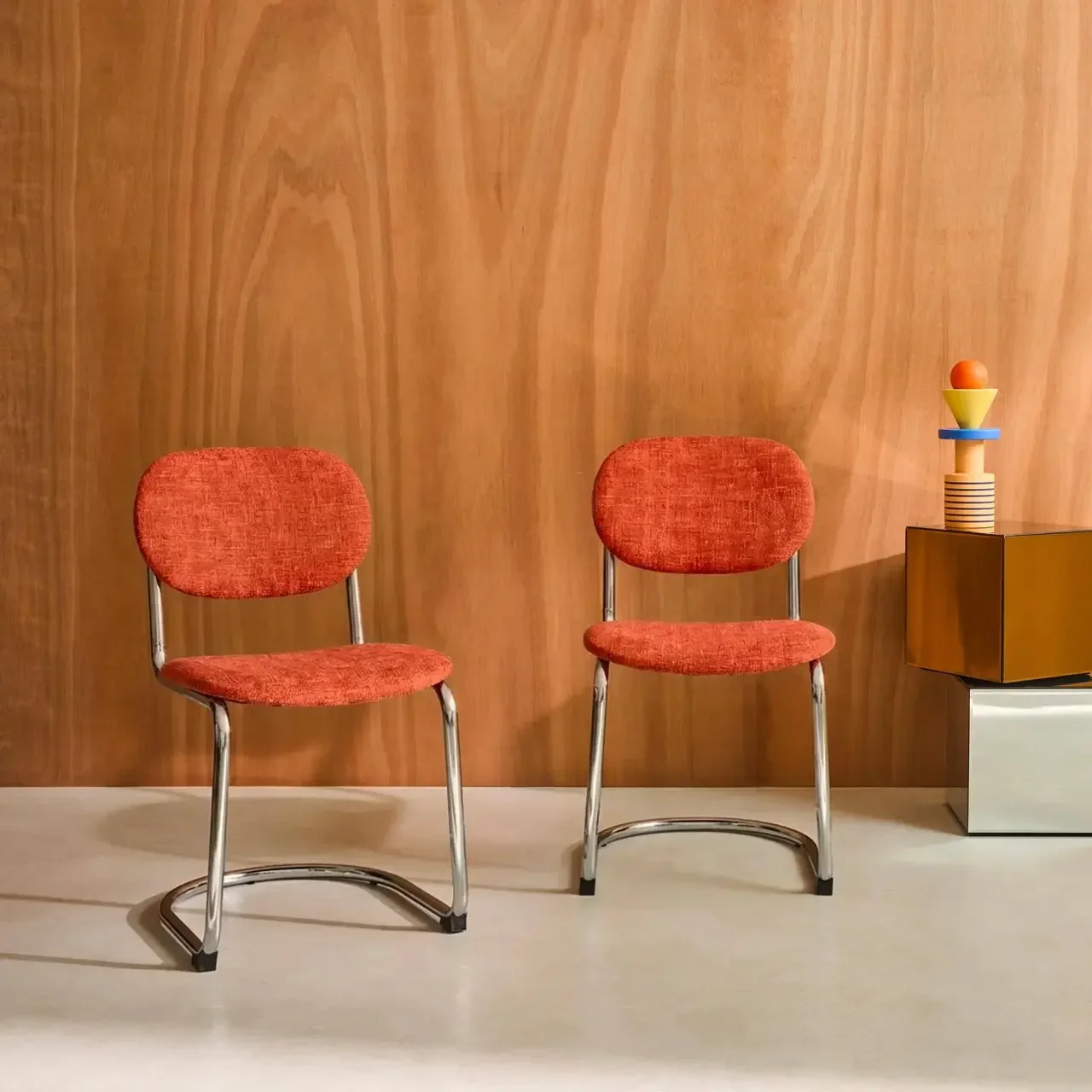 Chaises design cantilever métal chromé chenille beige Maloa