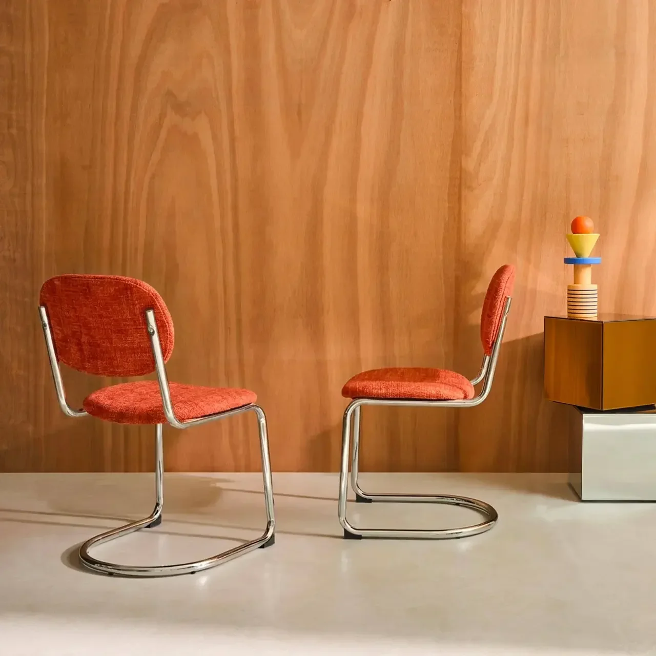 Chaises design cantilever métal chromé chenille beige Maloa