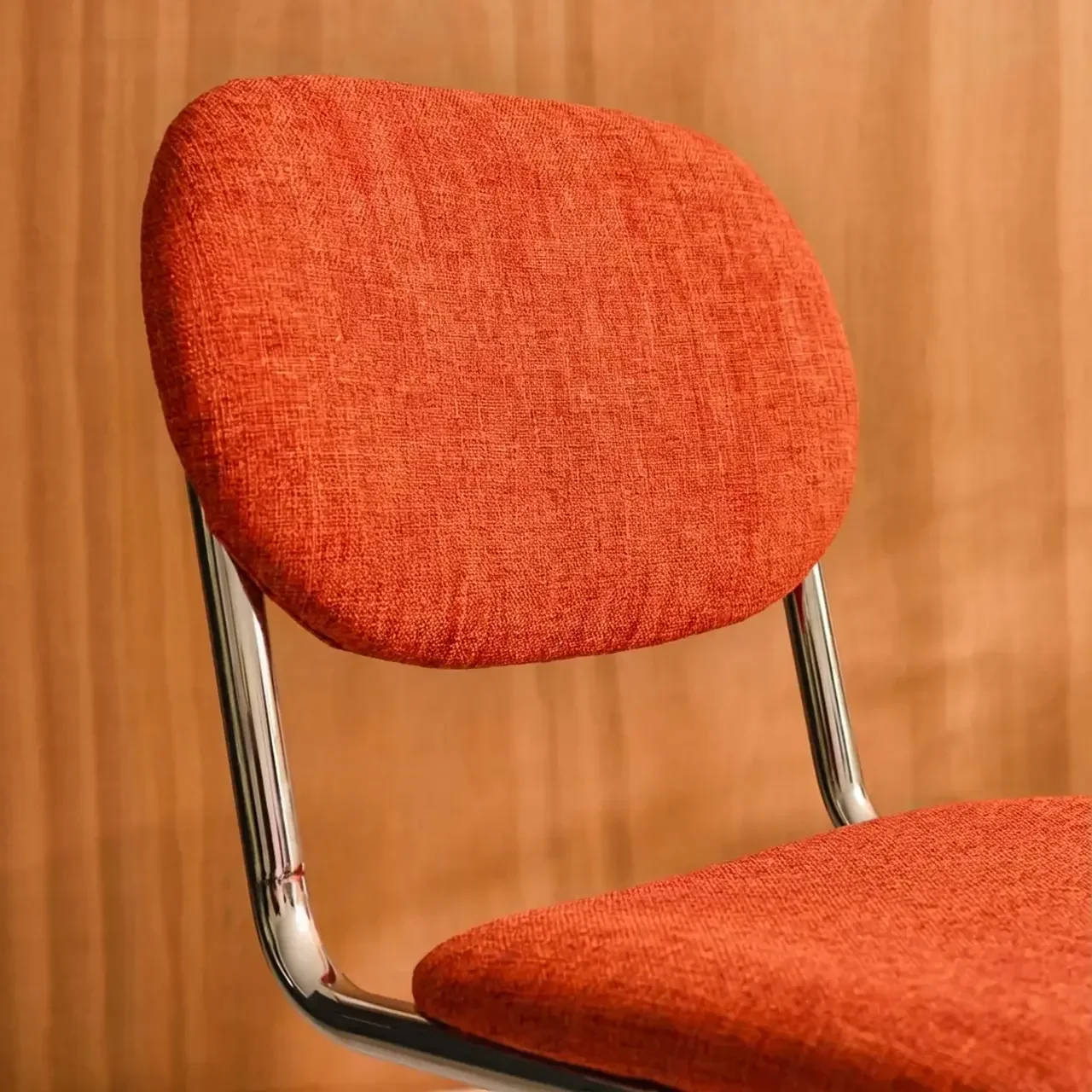 Chaises design cantilever métal chromé chenille beige Maloa